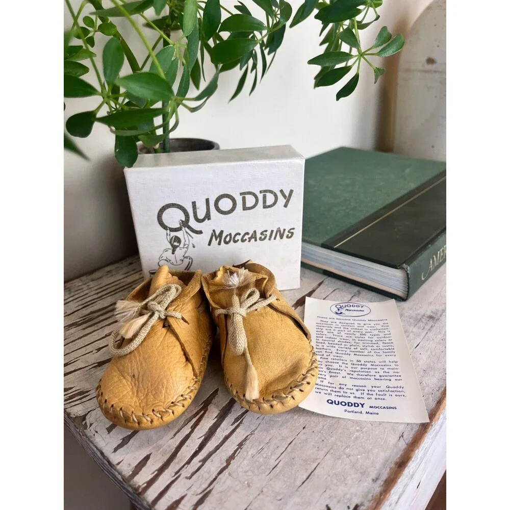 Vintage Gorgeous Quoddy Handsewn Soft Leather Tan Baby Moccasins NOS Size 2/MINT